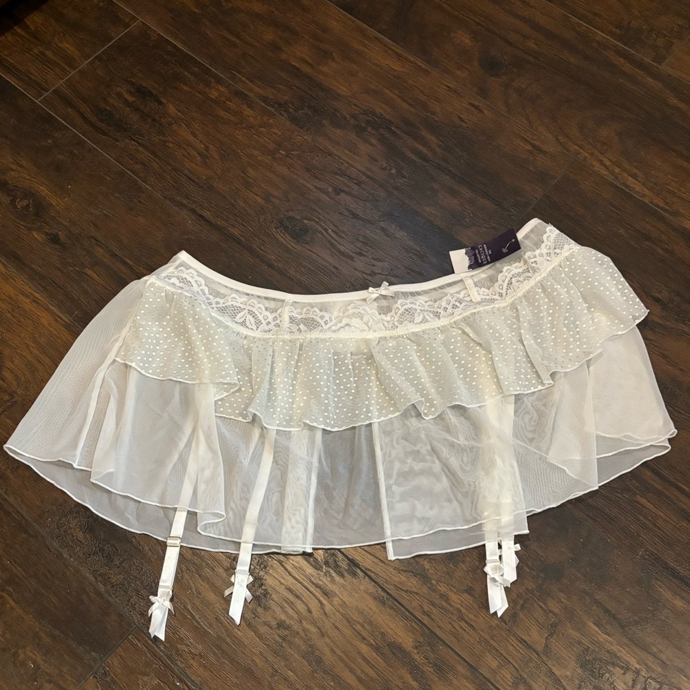 Gorgeous white lace hip slip with clip garters